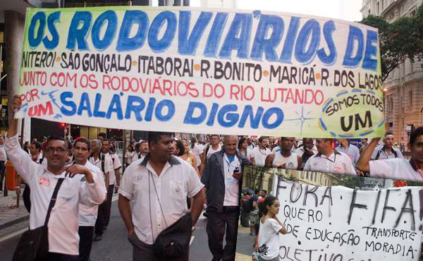 Huelga de choferes en Río y repudio a la Fifa