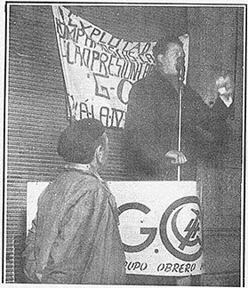 Rodríguez hablando en Galicia y Rivadavia, Avellaneda, en el acto realizado por el GOM el 22 de agosto de 1948, en homenaje a León Trotsky.
