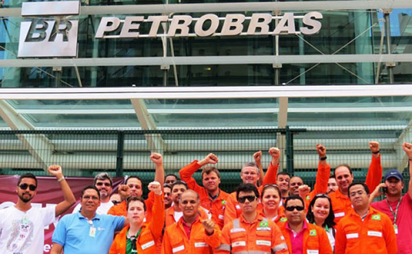 Los trabajadores de Petrobrás convocaron a una huelga en defensa de su salario y la seguridad laboral