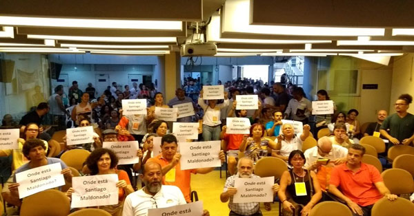 plenario de PSOL en rio de janeiro reclama por la aparicion de maldonado