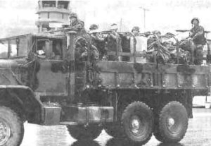 El ej�rcito intentando contener la huelga.