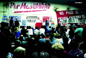 Mario Cafiero hablando en el acto del MST en la Federaci�n de Box, antes del cierre de la inscripci�n de las alianzas, reclamando m�s unidad de la izquierda.