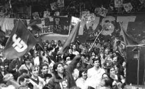 Militancia del MST en la Federaci�n de Box (19/8/05) reclamando m�s unidad de la izquierda.