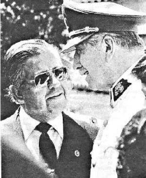 Los gobiernos de la Concertaci�n mantuvieron el modelo que impuso Pinochet con el genocidio y la impunidad de los genocidas.