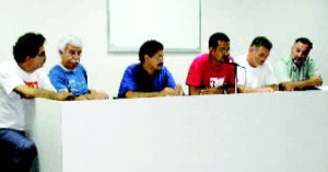 De izquierda a derecha Malheiros, Sorans, Hern�ndez, Ayala, Arias y Maradona