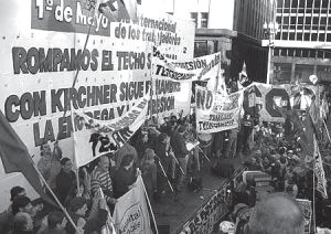 Vista del palco, acto unitario de los luchadores y la izquierda, Plaza de Mayo el 1� de mayo de 2006