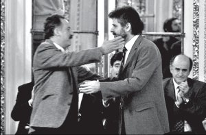 Hugo Yasky abrazando al mimstro Filmus