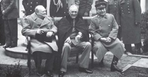 Winston Churchil (primer ministro ingl�s), F.D. Roosevelt (presidente de EE.UU.) y Jos� Stal�n (Secretario General Partido Comunista de la URSS)