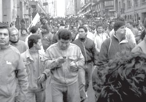 Trabajadores del Neum�tico en una de las marchas al Ministerio de Trabajo en Capital