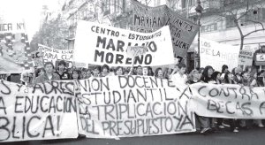 Vista de la marcha del pasado viernes 29 al llegar a 9 de Julio y Av. de Mayo