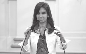 Los anuncios de Cristina cada vez convecen menos