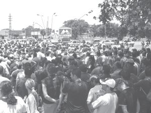 Trabajadores de Paran� Metal en asamblea.