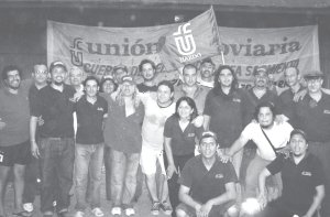 Los delegados del Sarmiento y de otras l�neas, junto a los trabajadores que representan, llaman a luchar por salario y a un acto por la reestatizaci�n del ferrocarri