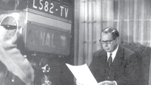 Alsogaray frente a las c�maras de Canal 7 anunciando el plan de ajuste