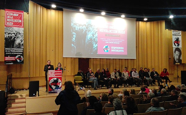 Izquierda Socialista, uno de los tres partidos nacionales que forman el Frente de Izquierda, realizó hoy un acto a sala llena a 100 años de la Revolución Rusa junto a sus organizaciones hermanas de varios países.