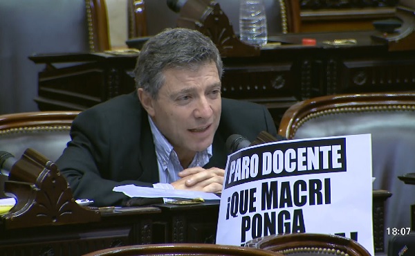 El Diputado Nacional de Izquierda Socialista en el Frente de Izquierda, Juan Carlos Giordano, arremetió duramente contra el Jefe de Gabinete Marcos Peña durante la sesión informativa de hoy.