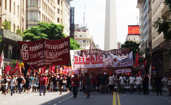 El Partido Obrero y PTS acaban de cometer una grave ruptura que debilita la pelea contra el ajuste de Macri y la complicidad de la burocracia sindical.