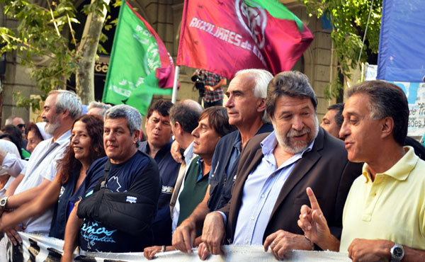 Cabecera de la marcha del 12 de marzo convocada por la CTA Micheli  y la corriente sindical del Partido Obrero
