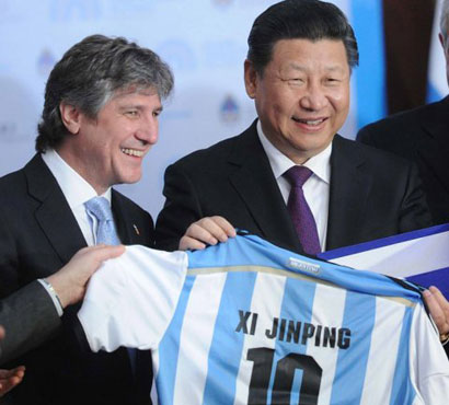 Boudu con el dictador chino