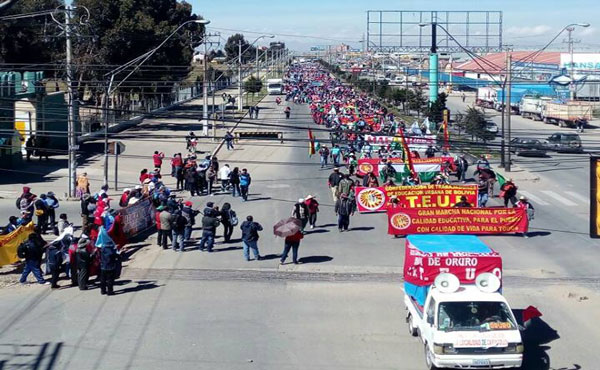 huelga y movilizacion docente en bolivia