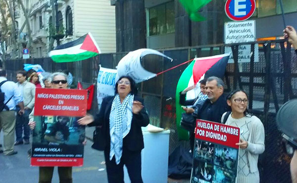 Protesta frente a la embajada de israel