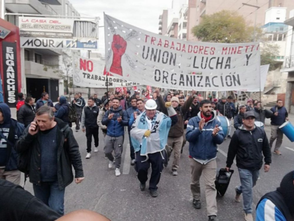 Córdoba: Solidaridad con los trabajadores de Minetti