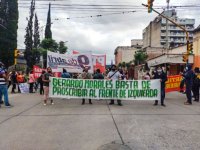 Diputados y militantes del Frente de Izquierda fueron agredidos por la policia en la  legislatura jujeña