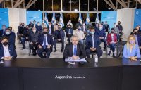 Mientras le niegan aumento salarial al pueblo trabajador, Fernández y Kicillof aumentan a la bonaerense