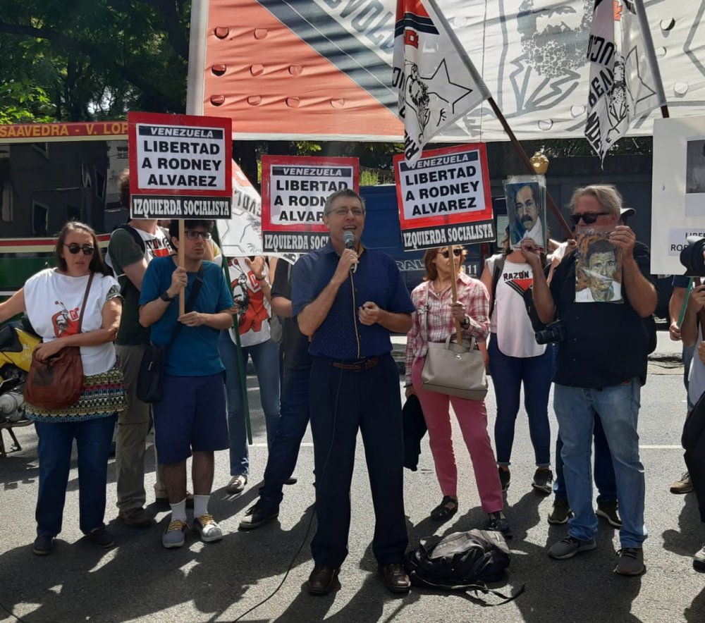 Embajada de Venezuela: Se exigió la libertad de Rodney Álvarez