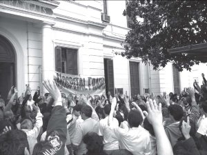 Los trabajadores del Franc�s est�n en paro por tiempo indeterminado