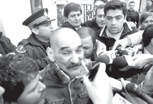 Juan Puthod en conferencia de prensa