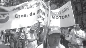 Cartel exhibido en la marcha de los trabajadores del SMATA, lunes 10, Capital Federal