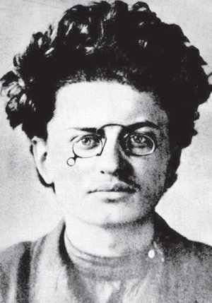 Len Trotsky. 1900