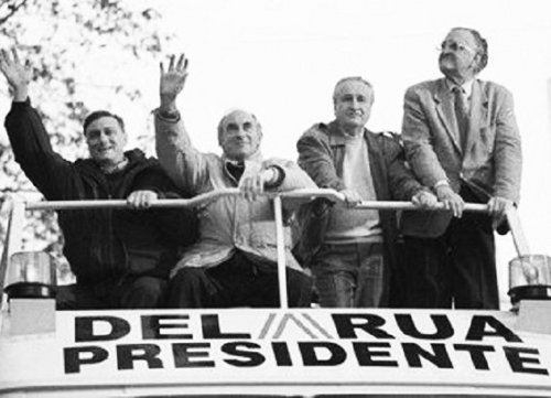 Binner haciendo campaña con De la Rúa. 1999